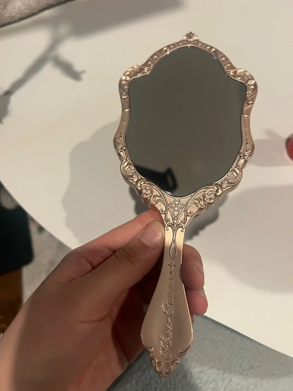 Little Angel Vintage-Style Hand Mirror in Rose Gold and Black - Picture 3 of 3